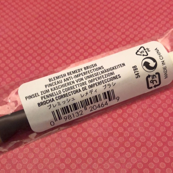 bareMinerals Blemish Remedy Travel Size Makeup Brush White Soft - Picture 3 of 5